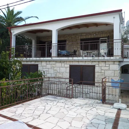 Apartments By The Sea Seget Vranjica, Trogir - 976 Apartment *