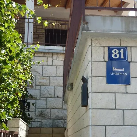 Apartments By The Sea Seget Vranjica, Trogir - 976 Seget Vranjica