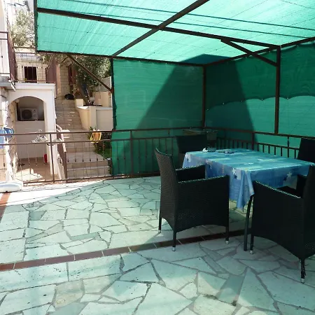 Apartments By The Sea Seget Vranjica, Trogir - 976 Apartment *
