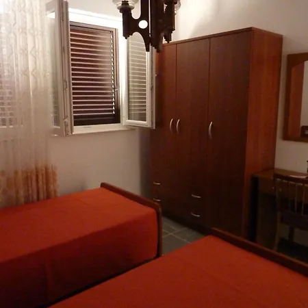 Apartments By The Sea Seget Vranjica, Trogir - 976 Apartment Seget Vranjica