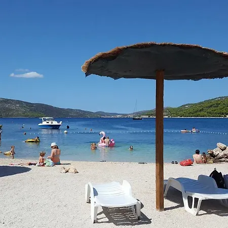 Apartments By The Sea Seget Vranjica, Trogir - 976 *